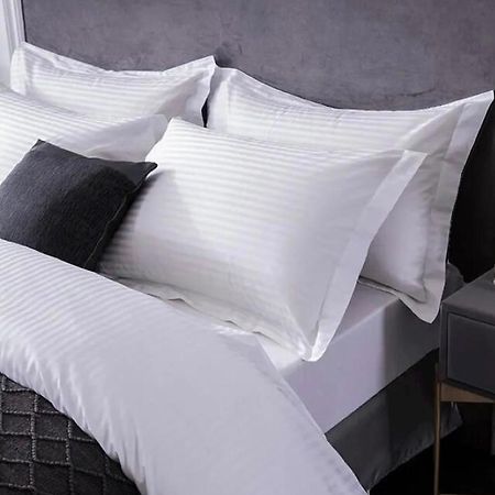 Lora Apartment,Free Private Parking, Self Check In,1 Como Eksteriør billede