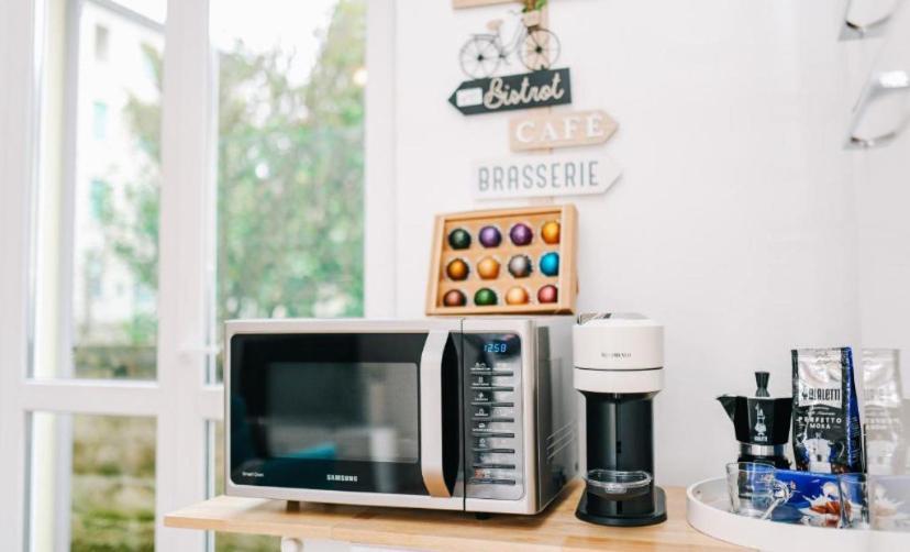 Lora Apartment,Free Private Parking, Self Check In,1 Como Eksteriør billede