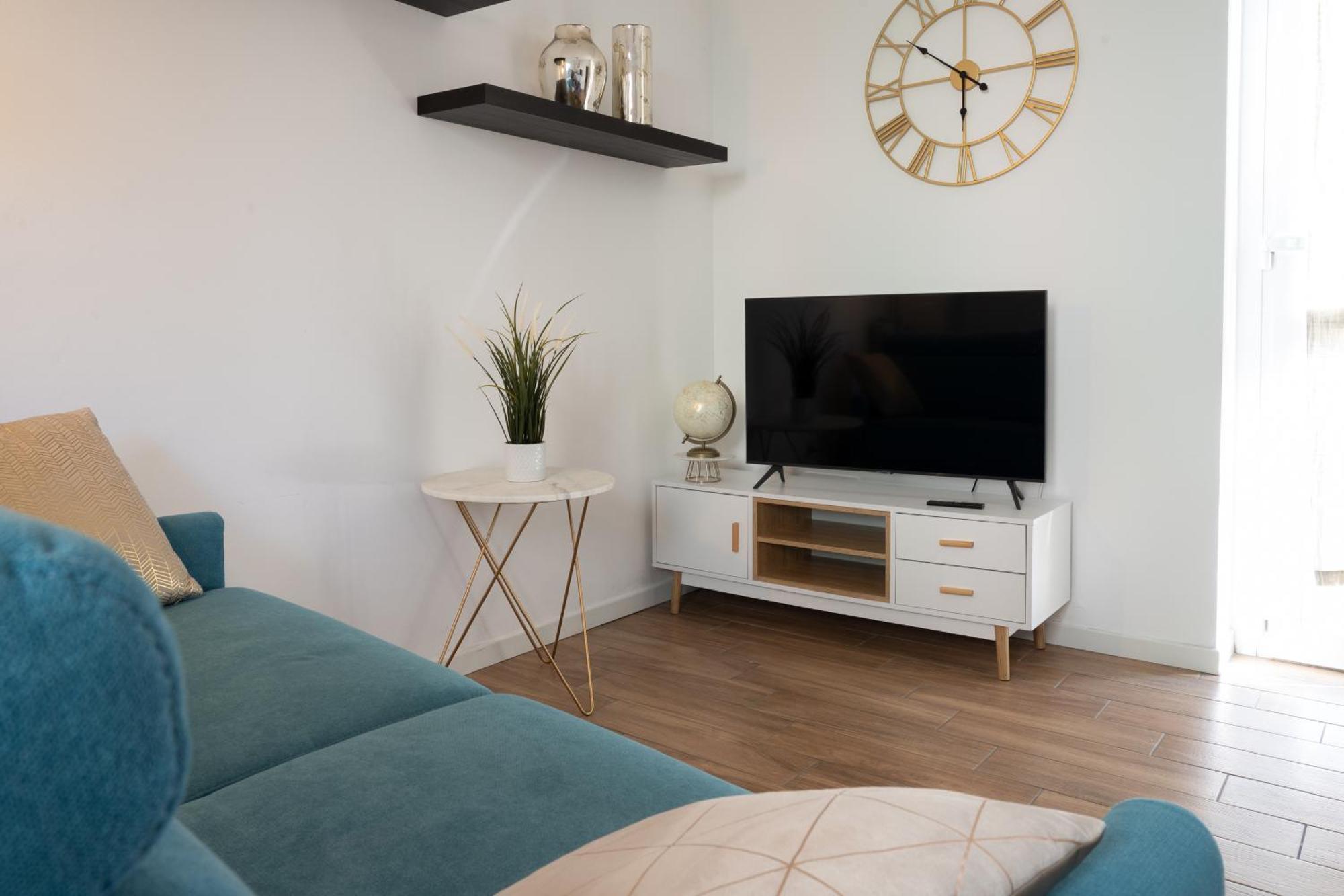 Lora Apartment,Free Private Parking, Self Check In,1 Como Eksteriør billede