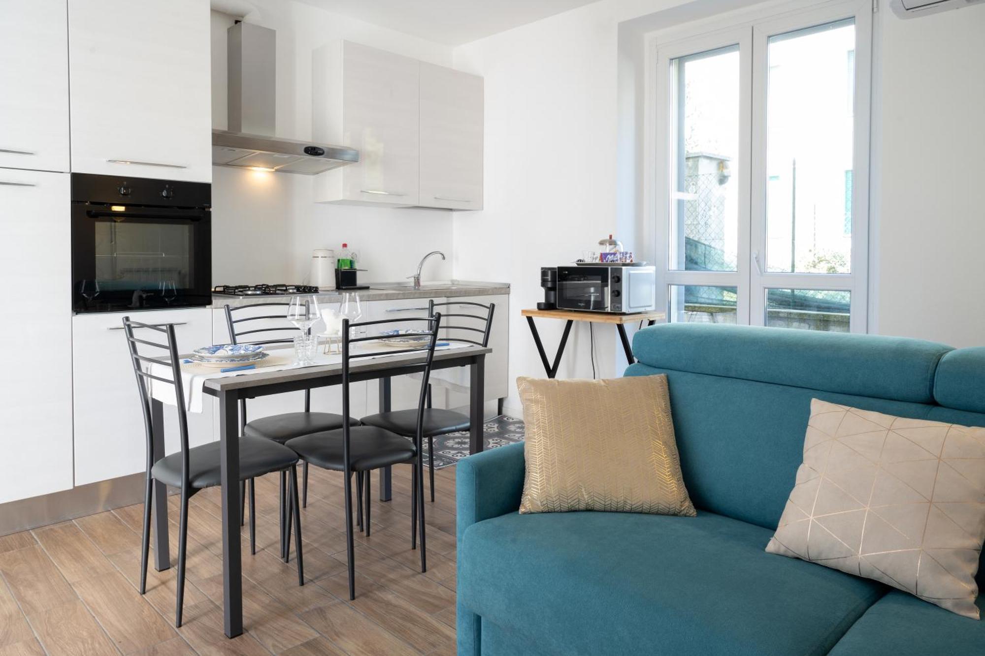 Lora Apartment,Free Private Parking, Self Check In,1 Como Eksteriør billede